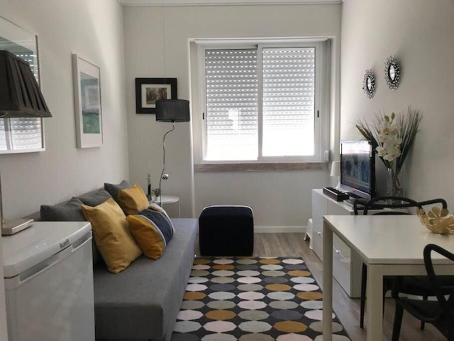 Cosy 2 Bedrooms Apartment In Arroios - Ssl 3A Lisbon Luaran gambar