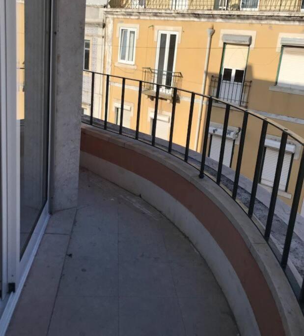 Cosy 2 Bedrooms Apartment In Arroios - Ssl 3A Lisbon Luaran gambar